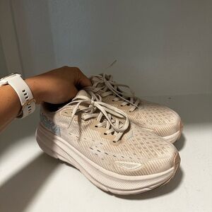 HOKA- Clifton 9